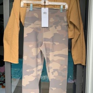 Alo Yoga High Waist Vapor Legging - Medium - Camo